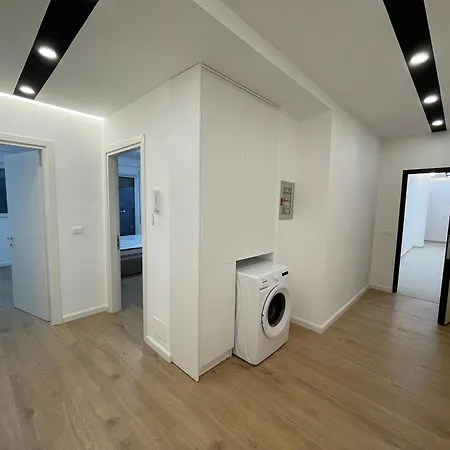 Apartment For Rent 160m Unaza E Re *
